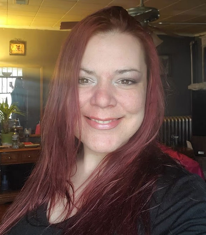 Mãe esfaqueia filha em episódio trágico e diz que foi para ‘protegê-la’ de Elon Musk Mãe esfaqueia filha em episódio trágico e diz que foi para ‘protegê-la’ de Elon Musk