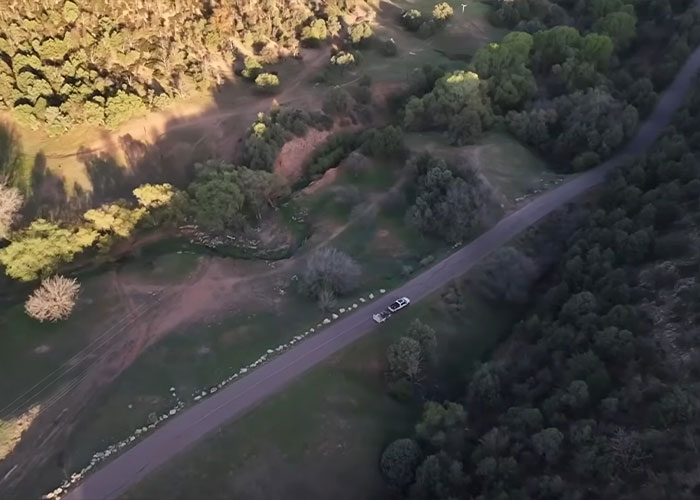 Depois que a menina desaparecida é encontrada viva após 32 anos, o investigador foi embora 