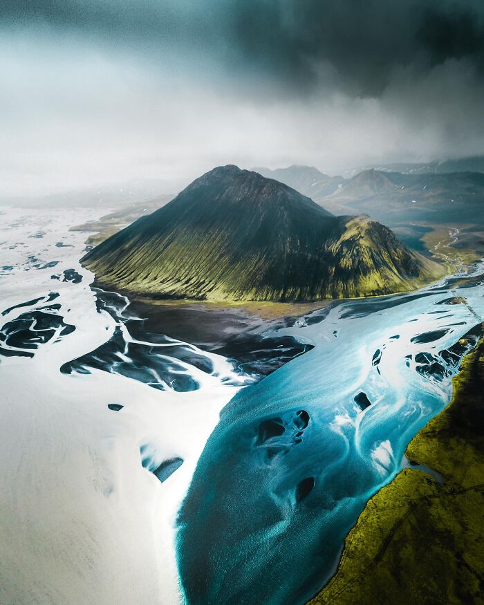 This Icelandic Photographer Shows The Country’s Most Otherworldly Sights In 89 Photos