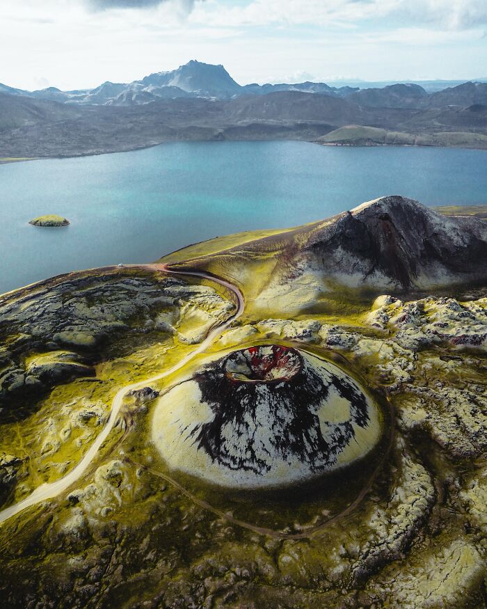 This Icelandic Photographer Shows The Country’s Most Otherworldly Sights In 89 Photos