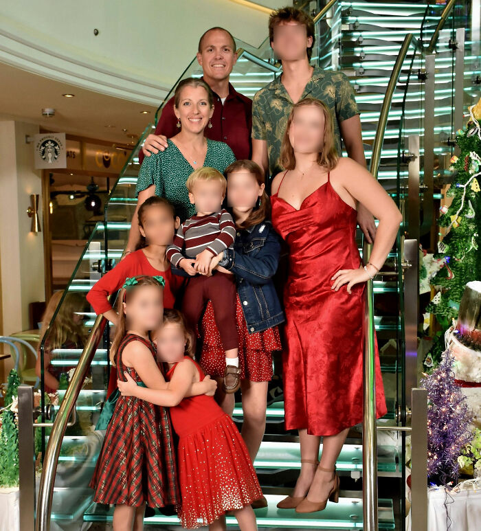 Bombeiro e esposa culpam a religião pela maneira perturbadora como mantiveram a filha por anos