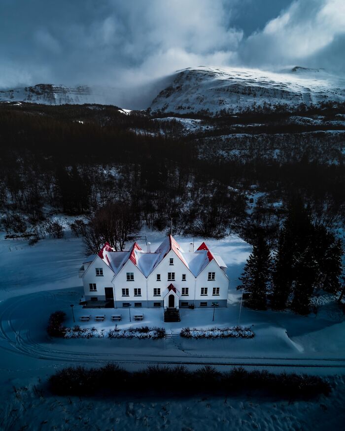 This Icelandic Photographer Shows The Country’s Most Otherworldly Sights In 89 Photos