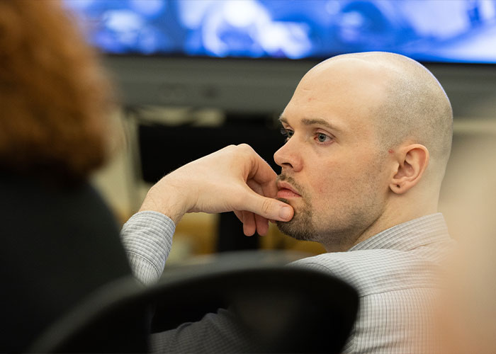 Motorista da FedEx revela palavras finais arrepiantes para Athena Strand, de 7 anos, antes do fim trágico