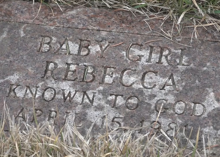 Professor, 65 anos, que passou a vida ajudando crianças com deficiência escondeu um segredo terrível