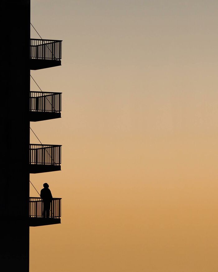 This Photographer Turns Buildings, Windows, And Empty Space Into 55 Mesmerizing Minimalist Scenes