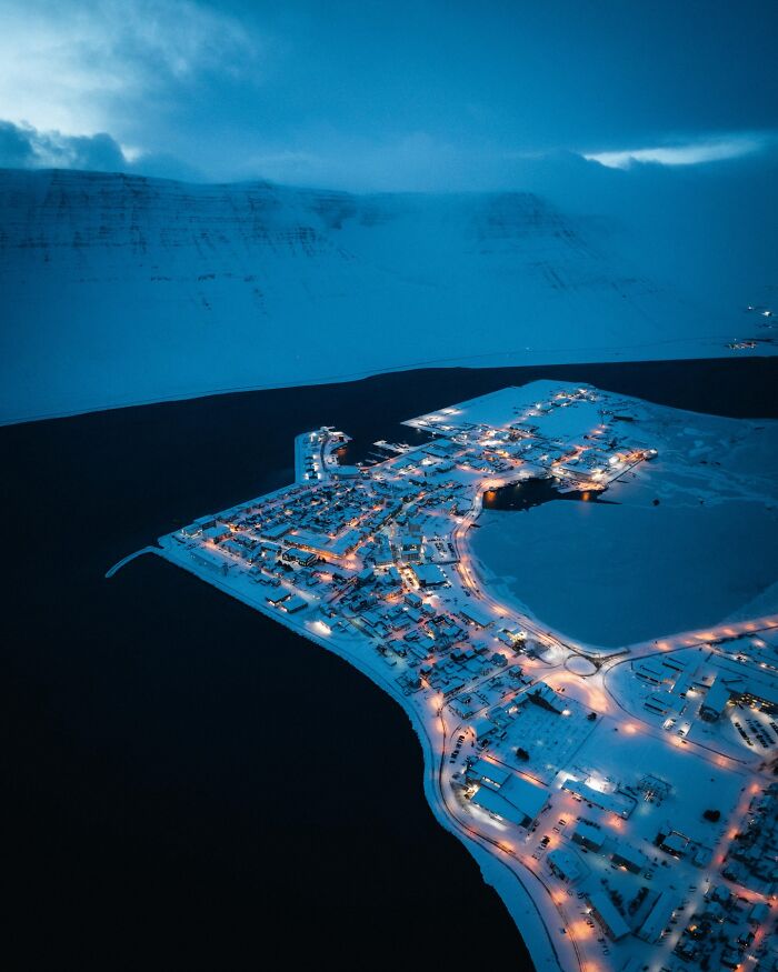 This Icelandic Photographer Shows The Country’s Most Otherworldly Sights In 89 Photos