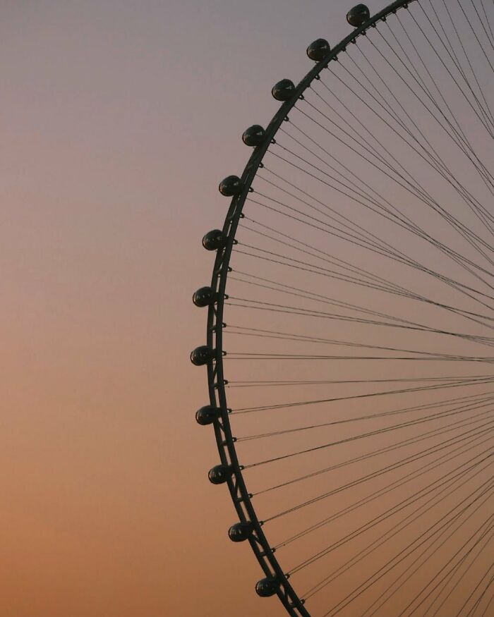 This Photographer Turns Buildings, Windows, And Empty Space Into 55 Mesmerizing Minimalist Scenes