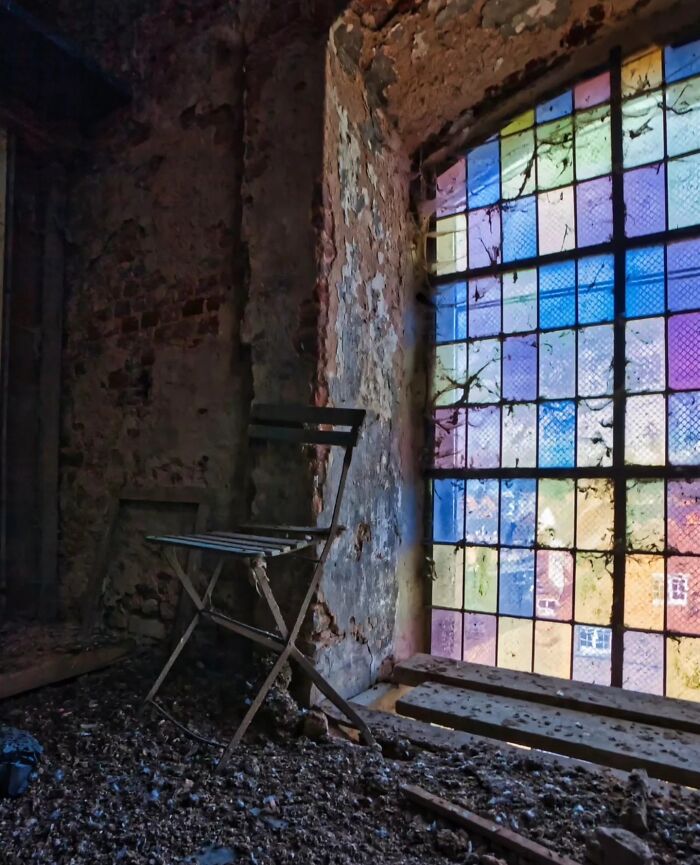 This Page Shared 55 Photos Of Creepy Places Lost To Time