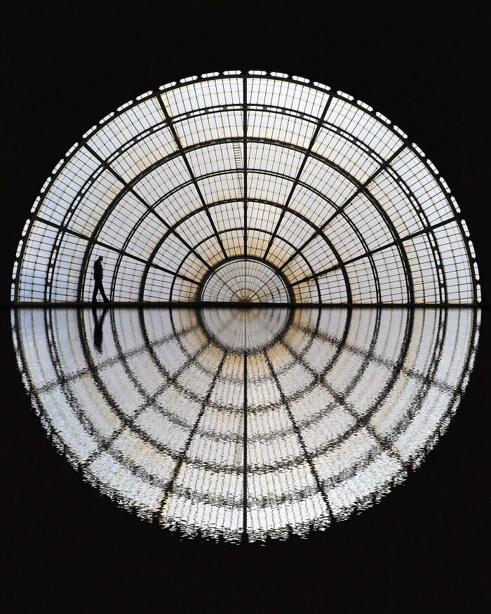 This Photographer Turns Buildings, Windows, And Empty Space Into 55 Mesmerizing Minimalist Scenes