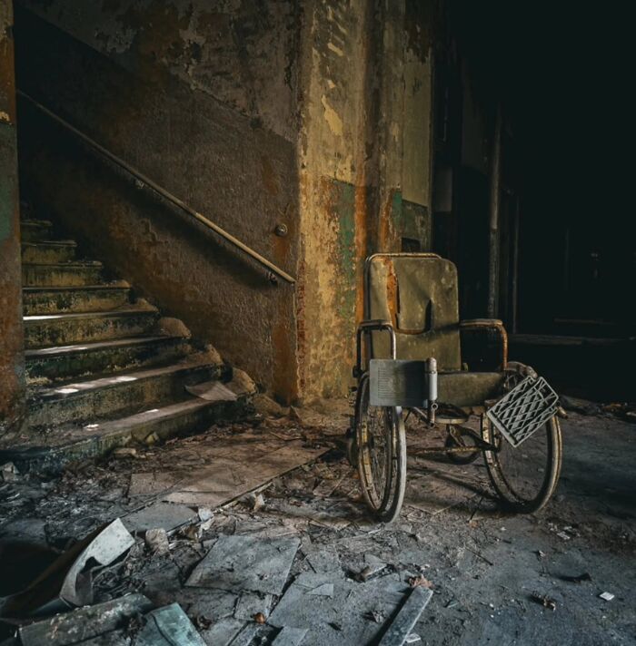 This Page Shared 55 Photos Of Creepy Places Lost To Time