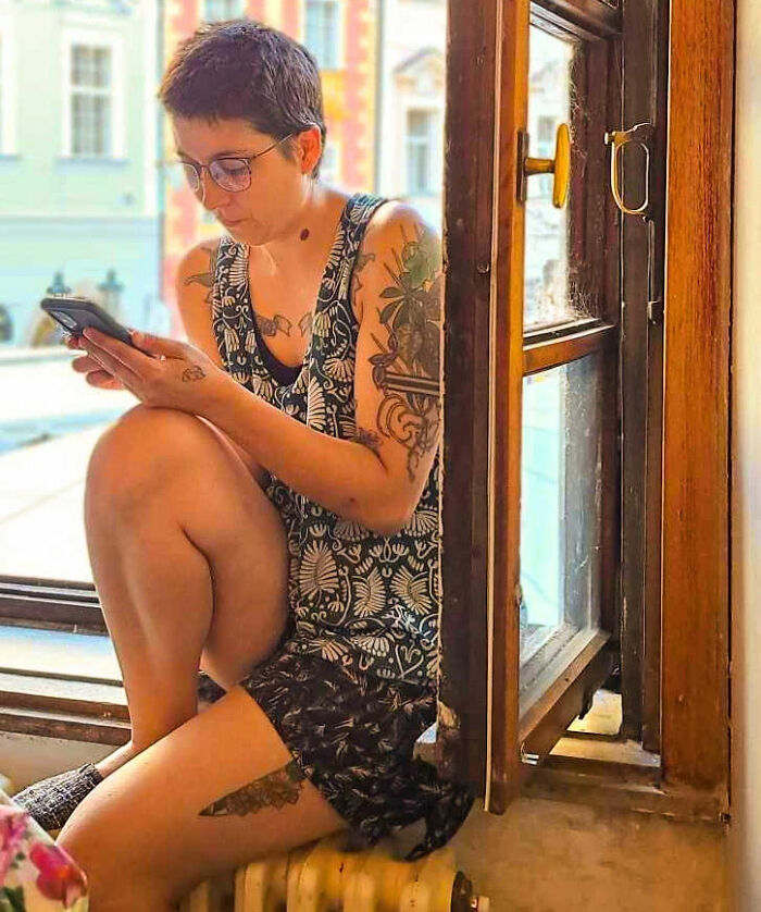 Internautas atacam brutalmente uma mulher por fugir dos EUA para escapar do pagamento do empréstimo estudantil