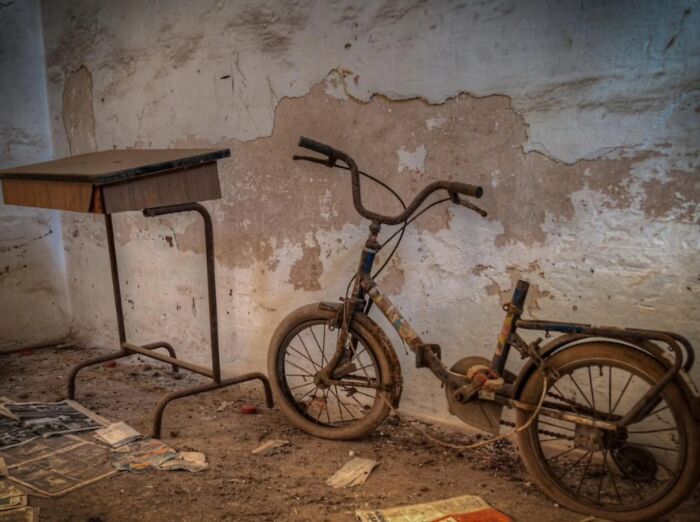 This Page Shared 55 Photos Of Creepy Places Lost To Time