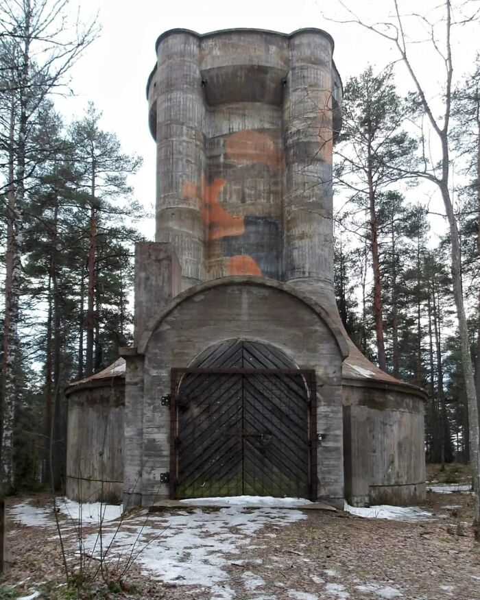 This Page Shared 55 Photos Of Creepy Places Lost To Time
