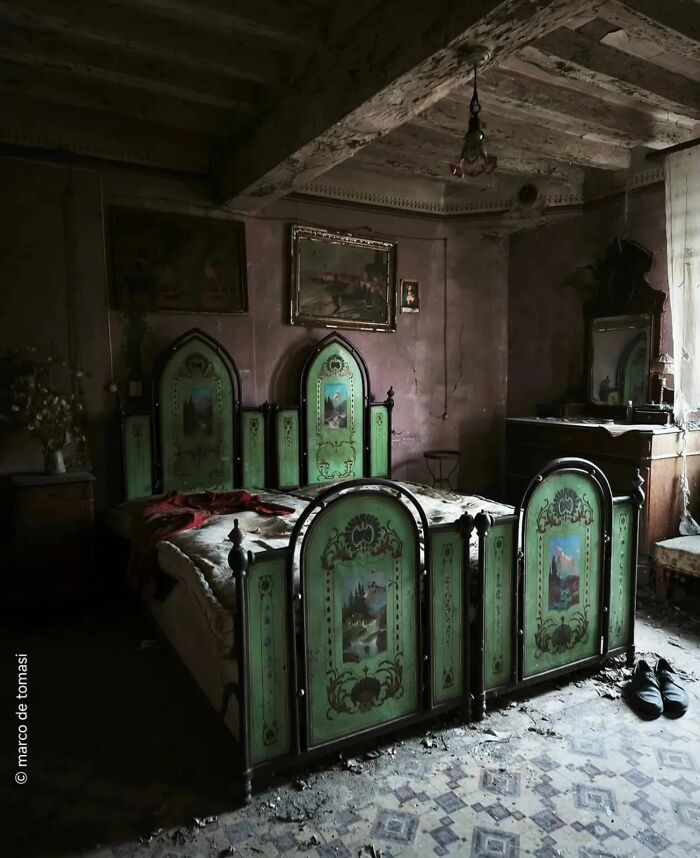 This Page Shared 55 Photos Of Creepy Places Lost To Time