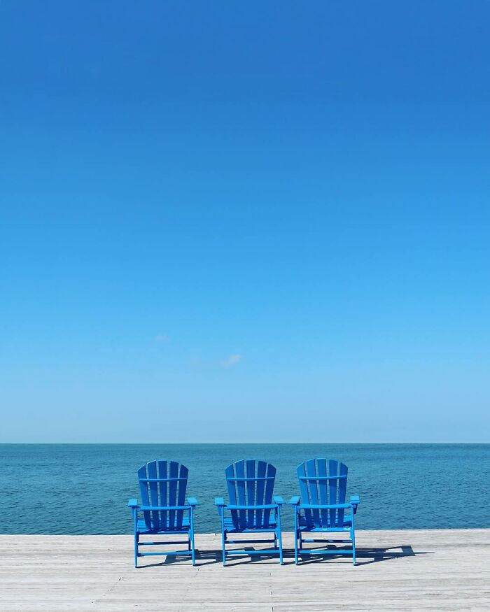 This Photographer Turns Buildings, Windows, And Empty Space Into 55 Mesmerizing Minimalist Scenes