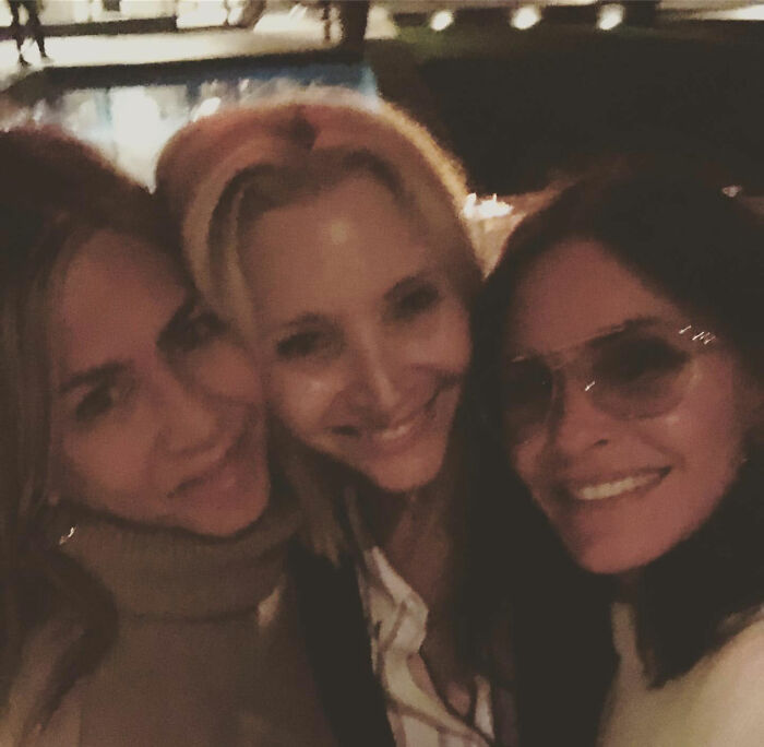 Lisa Kudrow faz afirmações contundentes sobre os escritores de 'Friends'