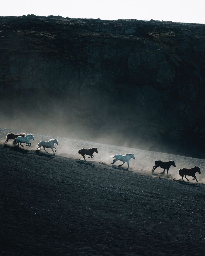 This Icelandic Photographer Shows The Country’s Most Otherworldly Sights In 89 Photos