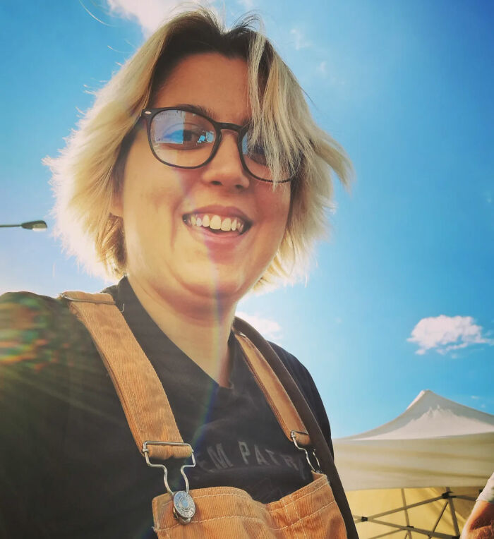 Internautas atacam brutalmente uma mulher por fugir dos EUA para escapar do pagamento do empréstimo estudantil