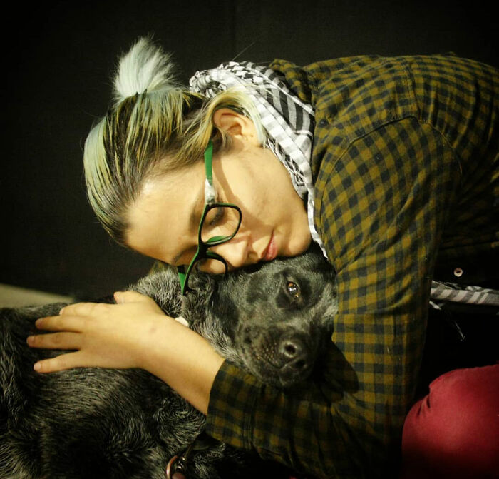 Internautas atacam brutalmente uma mulher por fugir dos EUA para escapar do pagamento do empréstimo estudantil