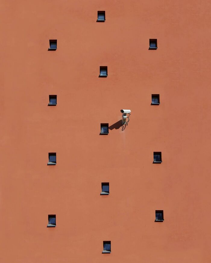 This Photographer Turns Buildings, Windows, And Empty Space Into 55 Mesmerizing Minimalist Scenes
