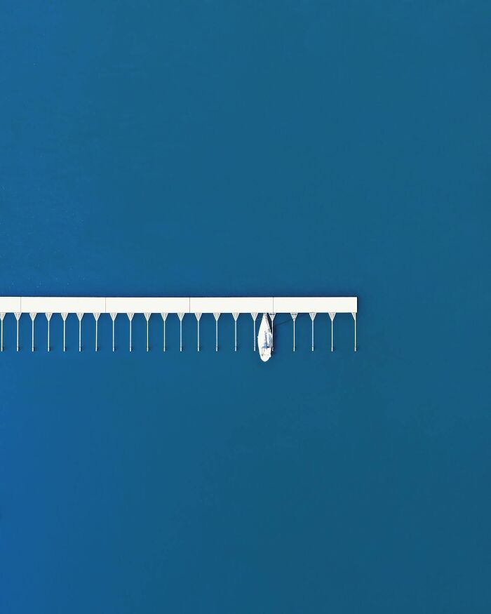 This Photographer Turns Buildings, Windows, And Empty Space Into 55 Mesmerizing Minimalist Scenes