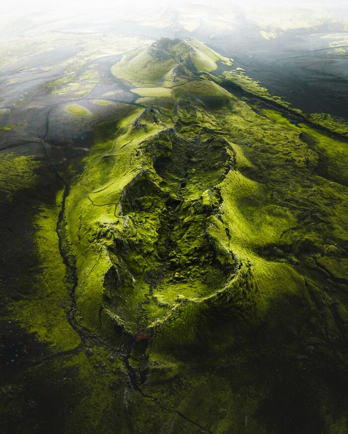 This Icelandic Photographer Shows The Country’s Most Otherworldly Sights In 89 Photos