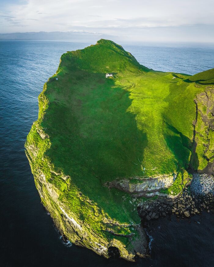 This Icelandic Photographer Shows The Country’s Most Otherworldly Sights In 89 Photos