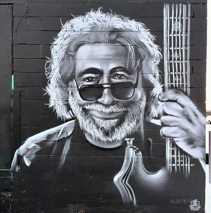 50 Vibrant Murals By ‘The Color Wizard’ That Brighten Walls Across New England