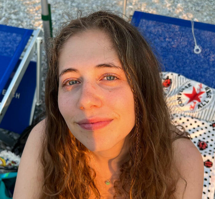 Pais acusados ​​​​depois que imagens de CFTV capturam adolescente supostamente jogando estátua da varanda, atingindo turista fatalmente