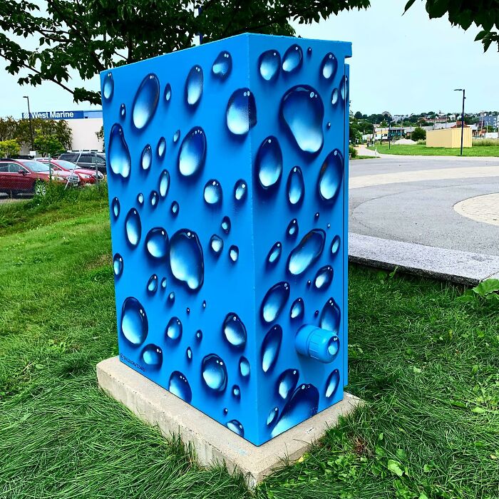 50 Vibrant Murals By ‘The Color Wizard’ That Brighten Walls Across New England