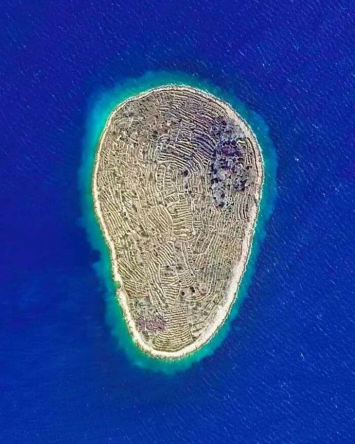 Bavljenac, Island In Croatia
