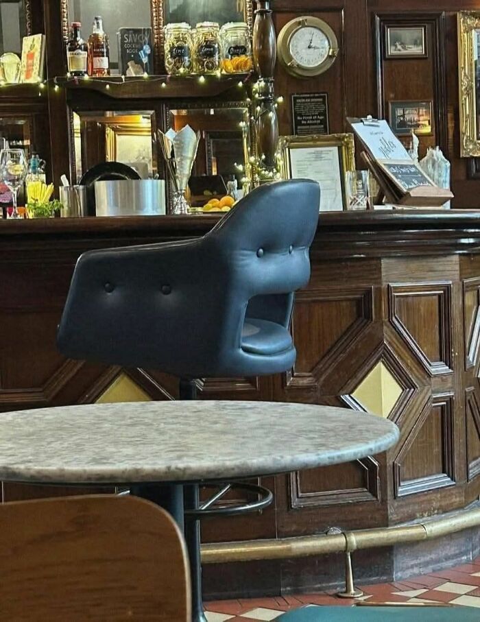 33 Times People Spotted Hidden Faces In Everyday Objects And Had To Share Them (New Pics)