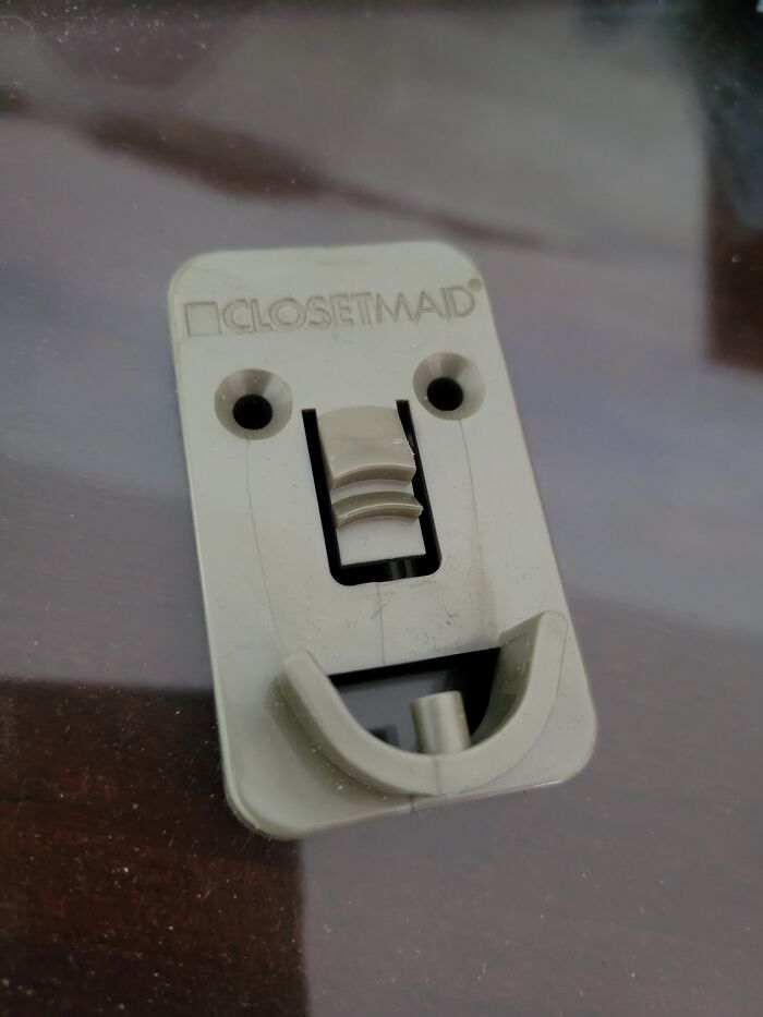 33 Times People Spotted Hidden Faces In Everyday Objects And Had To Share Them (New Pics)