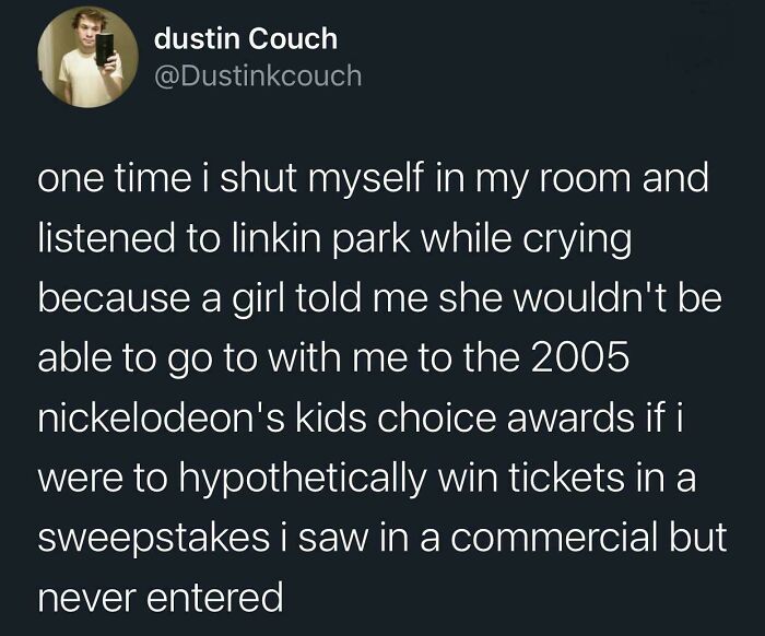 Tweet showing a strangely specific and relatable story about listening to Linkin Park and missing a 2005 Nickelodeon Kids Choice Awards event.