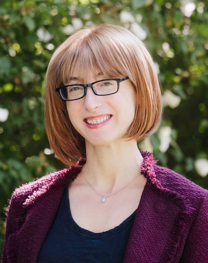 Autor de best-seller choca os fãs ao revelar a verdadeira identidade após 13 anos de vida dupla Autor de best-seller choca os fãs ao revelar a verdadeira identidade após 13 anos de vida dupla