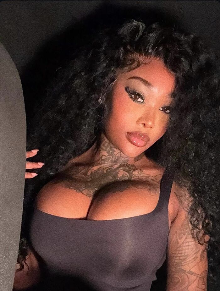 American Singer-Songwriter Summer Walker, 30