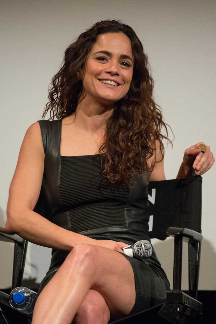 Actress Alice Braga, 43