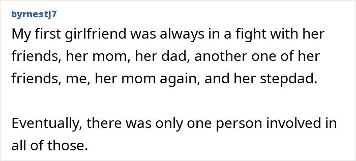 A Reddit user describes a past girlfriend constantly fighting with everyone, a clear red flag.