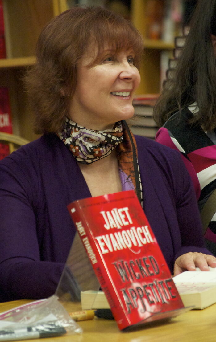 Author Janet Evanovich, 83