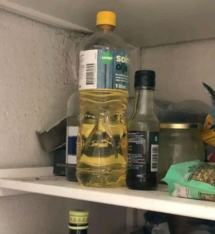 33 Times People Spotted Hidden Faces In Everyday Objects And Had To Share Them (New Pics)