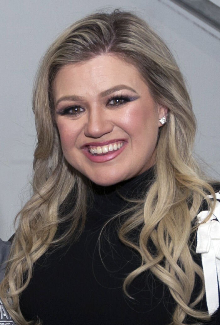 American Singer-Songwriter, Talk Show Host Kelly Clarkson, 44
