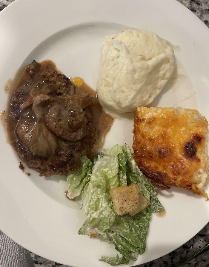 My Boyfriend Is Everything I’ve Ever Wanted And It Makes Me Feel Bad