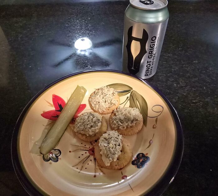 Met A Cute, Funny Guy On A Dating App. He's Been Charged With DV Five Times