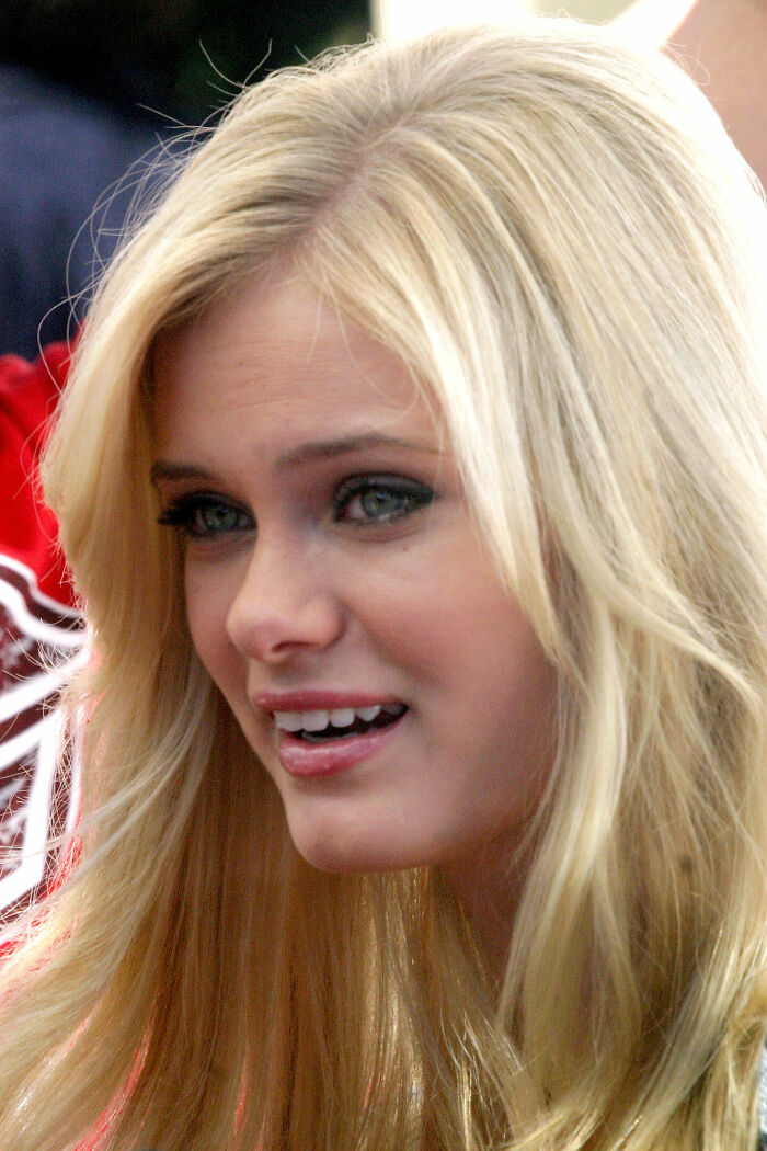 Actress Sara Paxton, 38