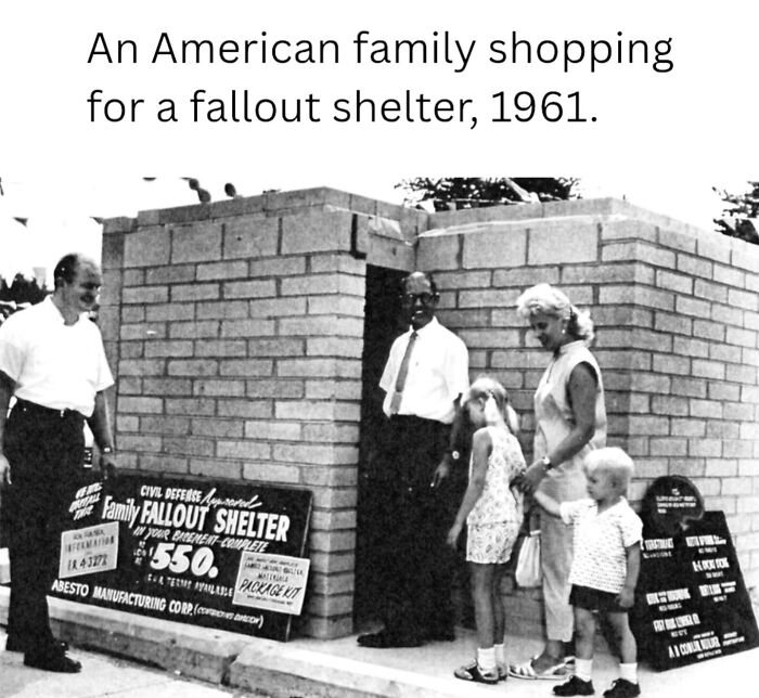 These Fascinating Historical Photos Offer A Rare Glimpse Into The Past (31 Pics)