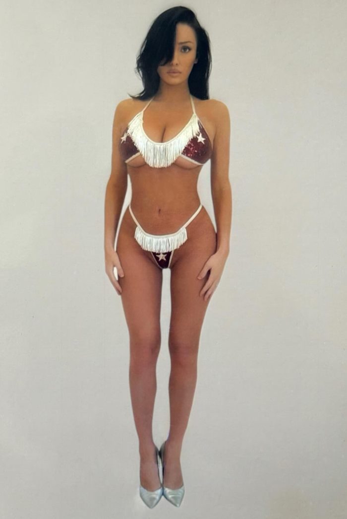 "Pelo menos ela está vestindo roupas": Momento ousado do bodysuit de Bianca Censori com Kanye provoca reações selvagens