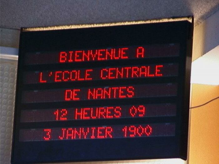 Digital display at Ecole Centrale de Nantes showing date and time on January 3, 1966, highlighting events from the year you were born.