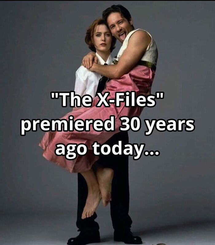 Actors from the 90s show The X-Files posing together, highlighting popular 90s memes and nostalgia moments.