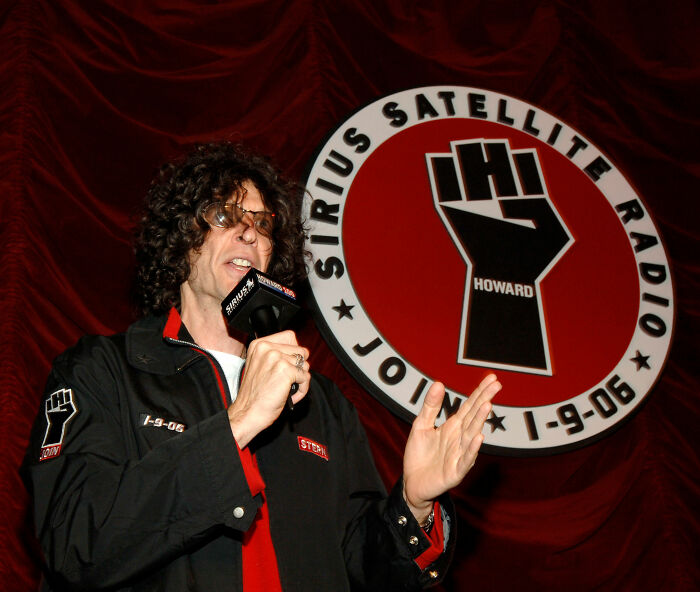 Processo de rescisão injusta revela regras bizarras de Howard Stern para funcionários Processo de rescisão injusta revela regras bizarras de Howard Stern para funcionários