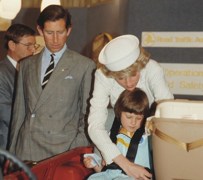 "Why Is This Being Allowed?" Meghan Markle's Behavior On Australian Tour Sparks Backlash "Why Is This Being Allowed?" Meghan Markle's Behavior On Australian Tour Sparks Backlash